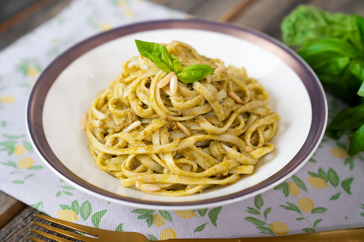 pesto-soslu-makarna pesto-soslu-makarna